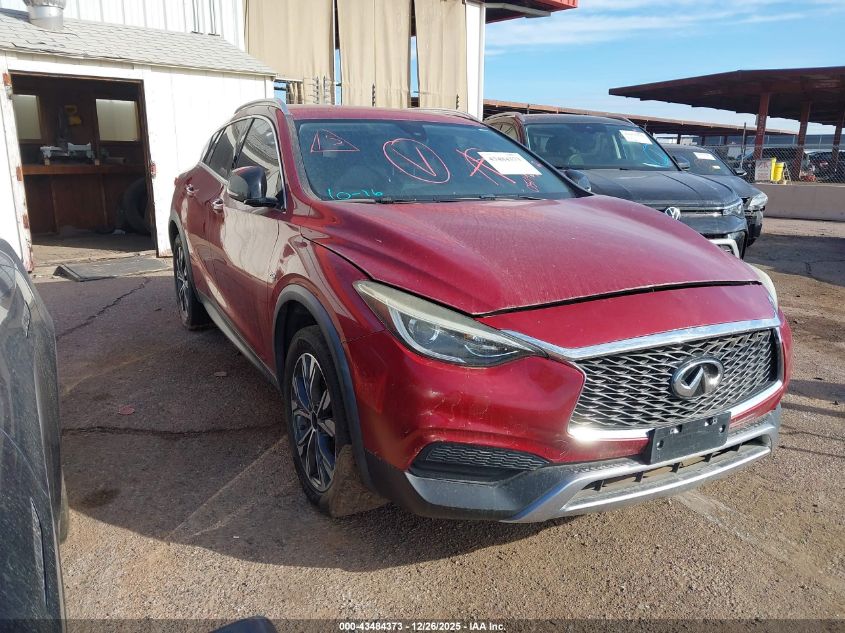 INFINITI QX30 LUXURY