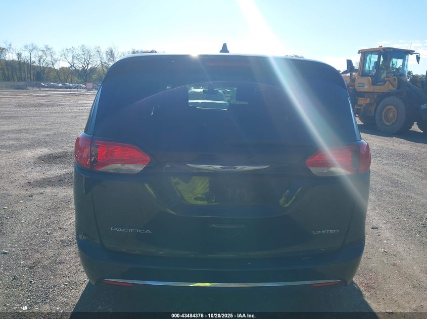2018 Chrysler Pacifica Limited VIN: 2C4RC1GG5JR321465 Lot: 43484376