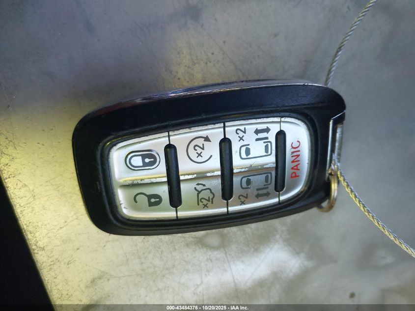 2018 Chrysler Pacifica Limited VIN: 2C4RC1GG5JR321465 Lot: 43484376