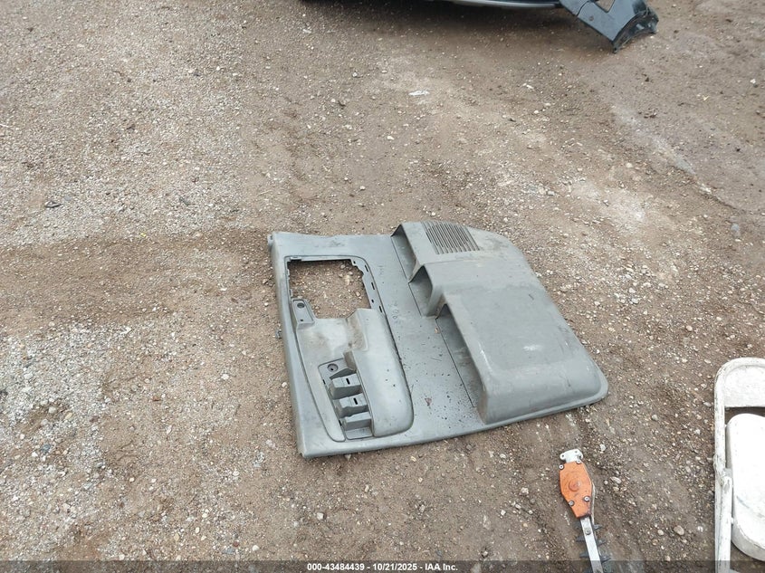 2004 Chevrolet Express VIN: 1GCHG35U141158245 Lot: 43484439