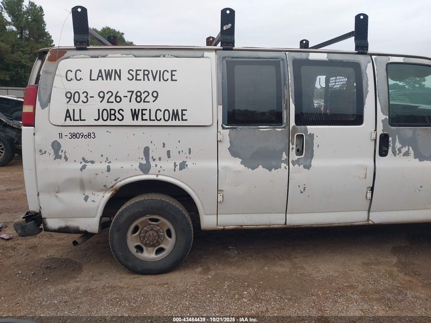 2004 Chevrolet Express VIN: 1GCHG35U141158245 Lot: 43484439