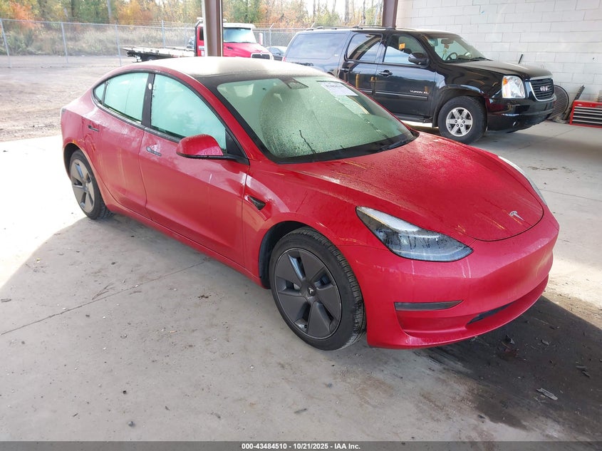 TESLA MODEL 3 REAR-WHEEL DRIVE