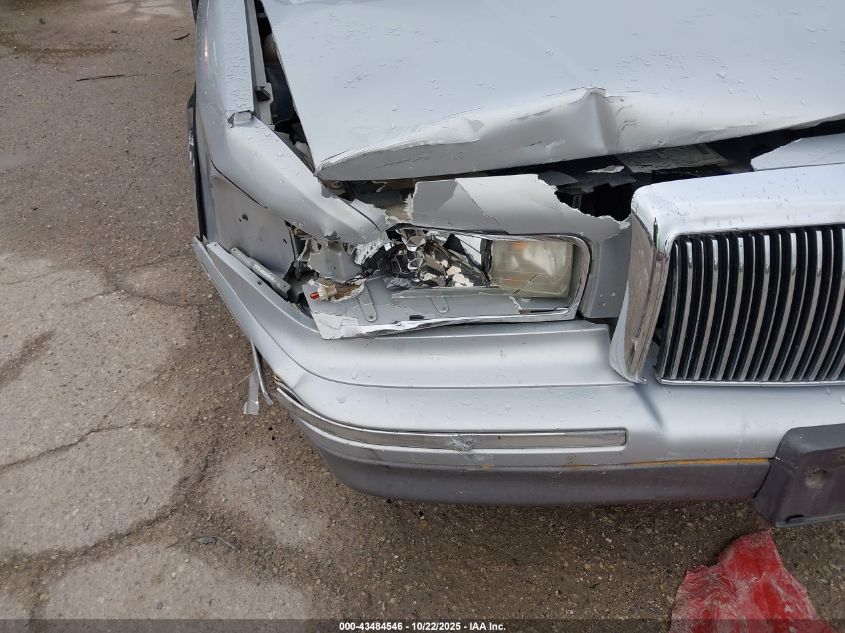 1995 Lincoln Town Car Cartier VIN: 1LNLM83W3SY688849 Lot: 43484546