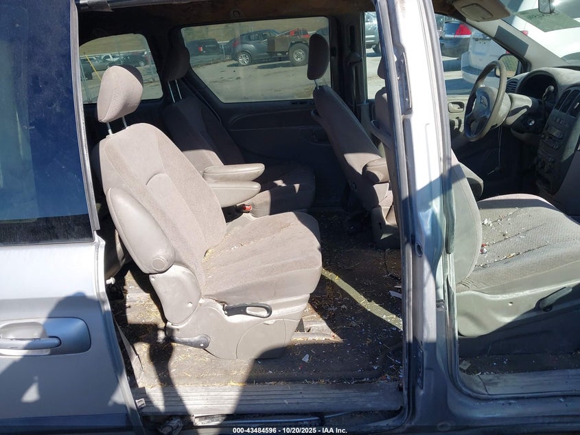 2003 Chrysler Voyager Lx VIN: 1C4GJ45353B281954 Lot: 43484596