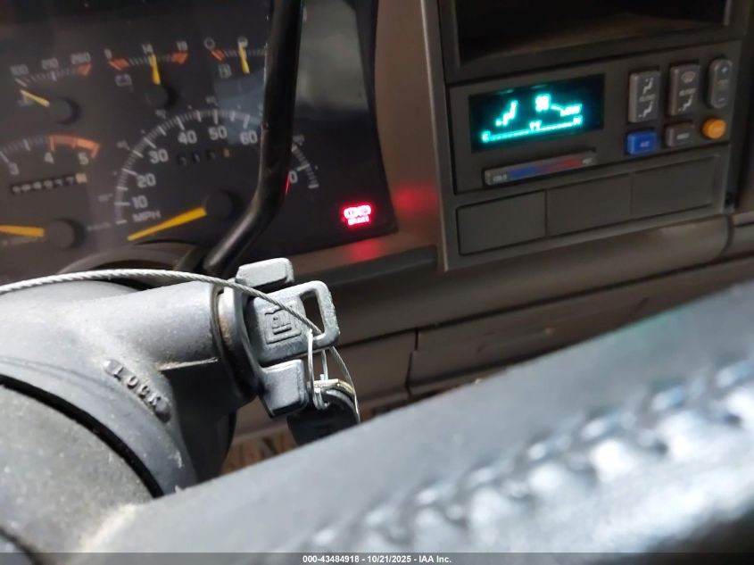 1994 Chevrolet Gmt-400 K1500 VIN: 1GCEK19K4RE258774 Lot: 43484918