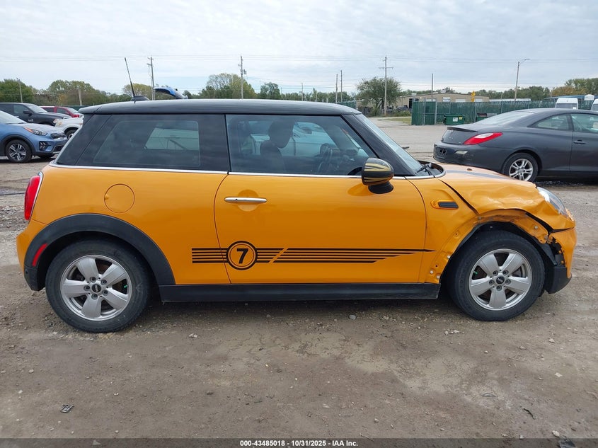 2016 Mini Hardtop Cooper VIN: WMWXP5C52G3B15061 Lot: 43485018