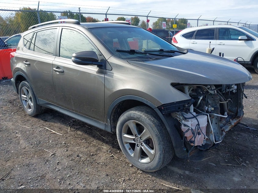 2015 TOYOTA RAV4 XLE - JTMRFREV1FD170867