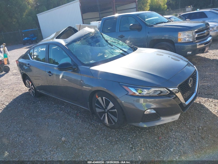 NISSAN ALTIMA SR FWD