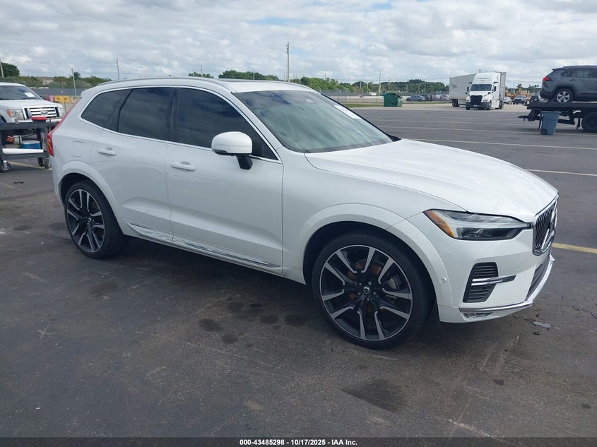 2023 VOLVO XC60 B5 ULTIMATE BRIGHT THEME - YV4L12DF7P1301418