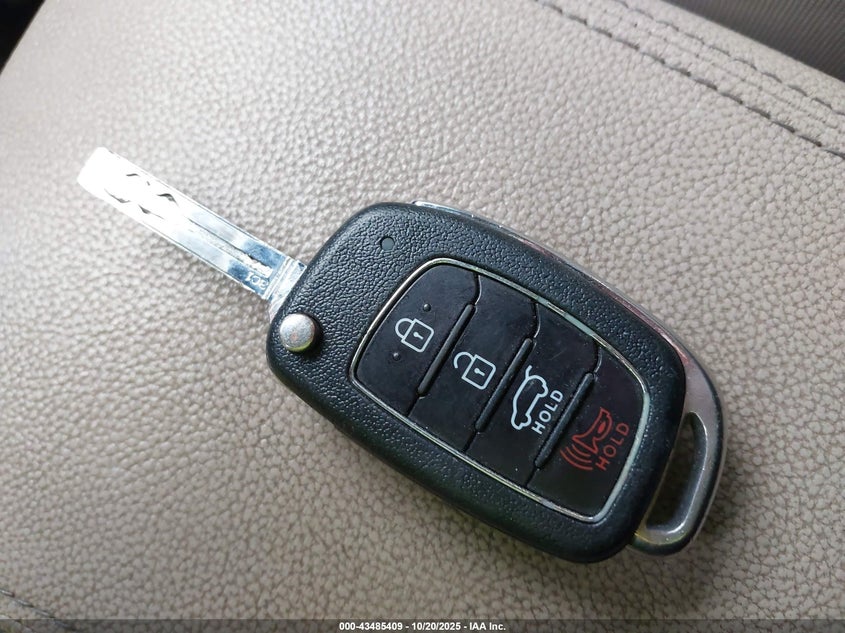 2017 HYUNDAI TUCSON SE KM8J3CA46HU266668