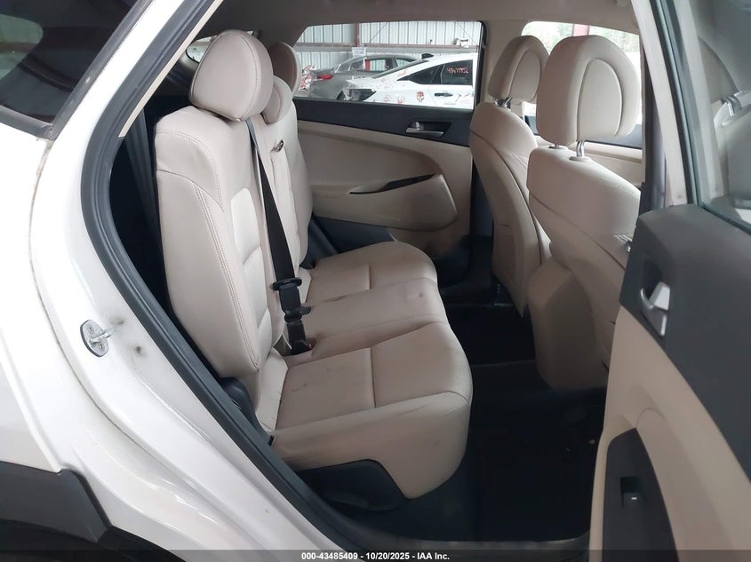 2017 HYUNDAI TUCSON SE KM8J3CA46HU266668