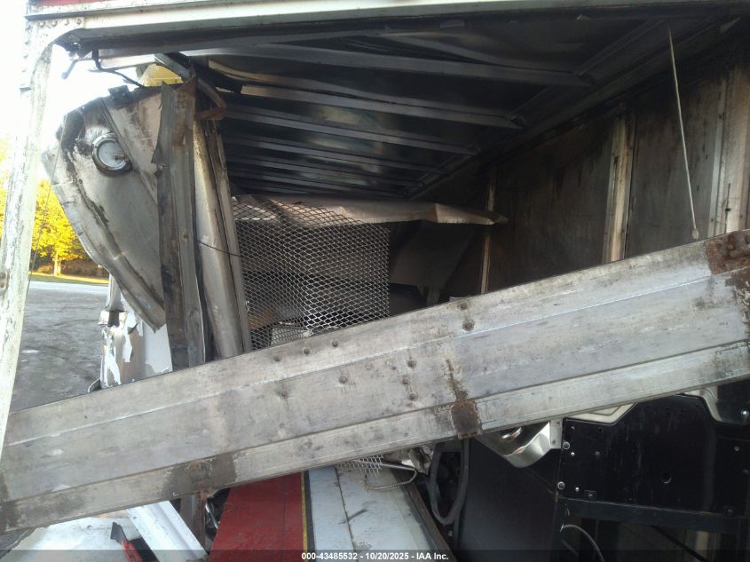 1999 Chevrolet F.c. VIN: 1GBHP32Y4X3305212 Lot: 43485532