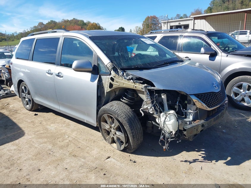 2015 TOYOTA SIENNA SE 8 PASSENGER - 5TDXK3DC7FS636838
