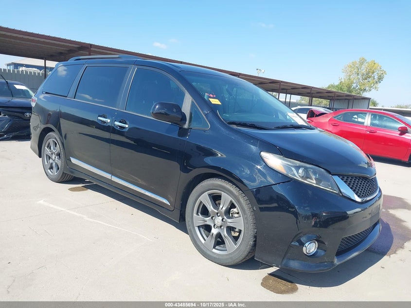 2017 TOYOTA SIENNA SE 8 PASSENGER - 5TDXZ3DC7HS893304