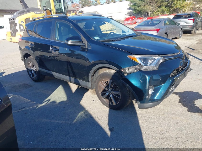 2018 TOYOTA RAV4 XLE - JTMRFREV9JD228006
