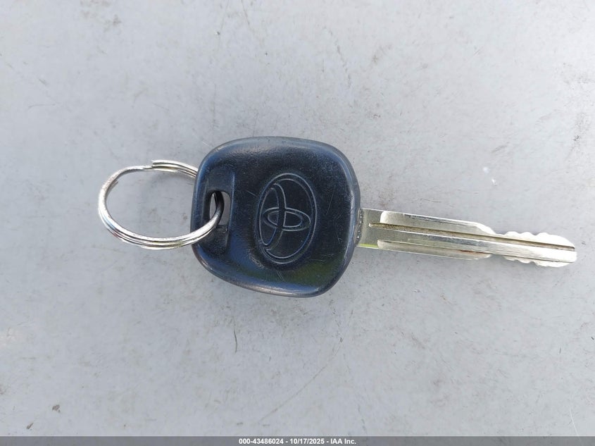 2005 Toyota Matrix Xr VIN: 2T1KR32E65C378863 Lot: 43486024