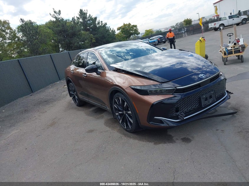 TOYOTA CROWN PLATINUM