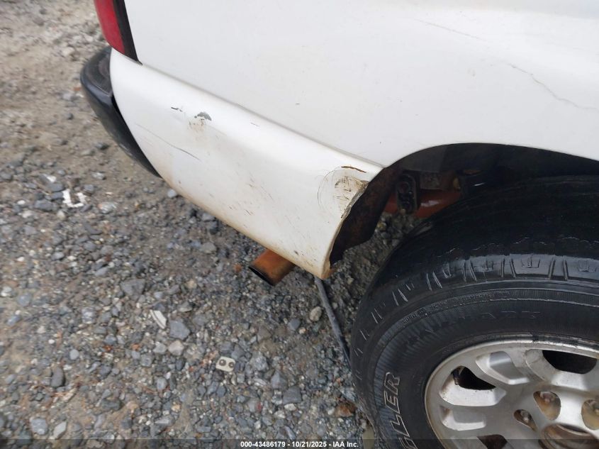 2004 GMC Yukon Slt VIN: 1GKEC13Z74J307795 Lot: 43486179