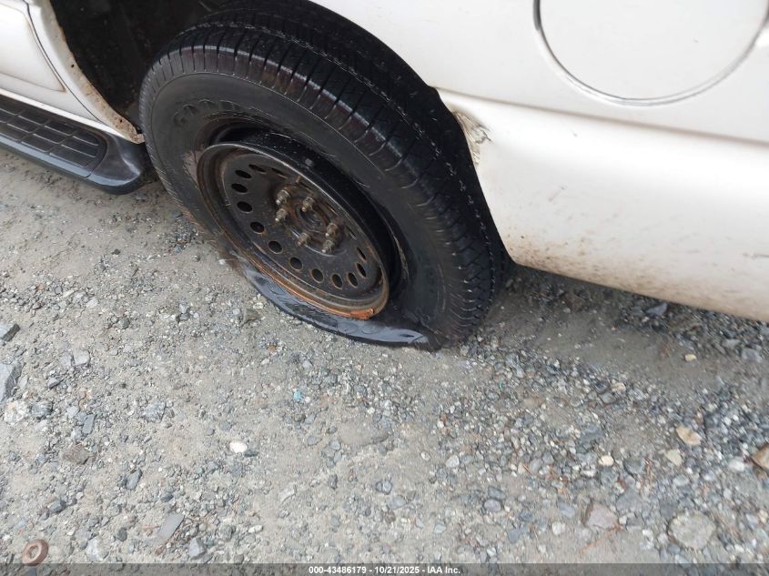 2004 GMC Yukon Slt VIN: 1GKEC13Z74J307795 Lot: 43486179