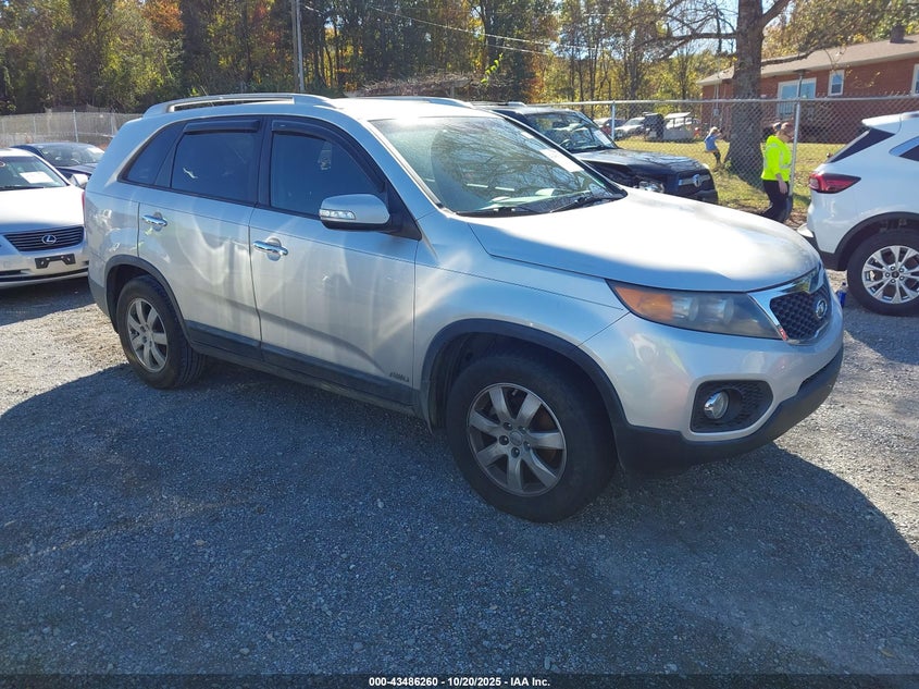 2013 KIA SORENTO LX V6 - 5XYKTDA23DG391930