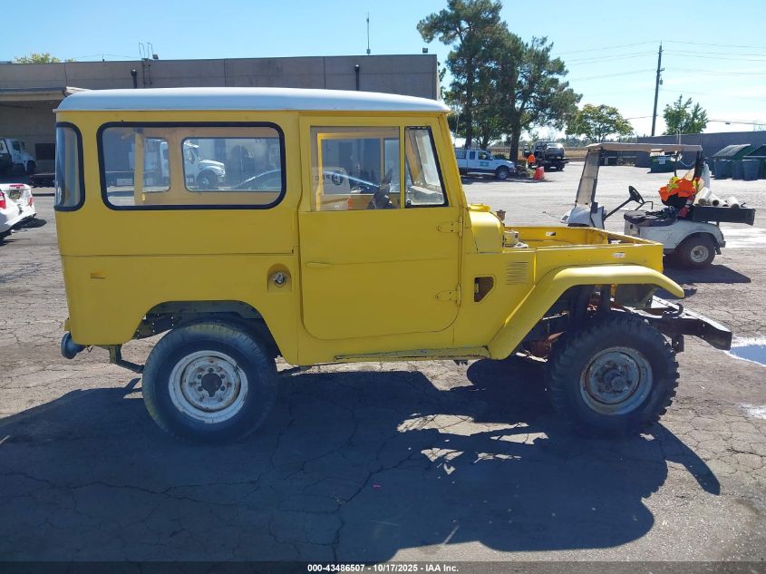 1972 Toyota Land Cruis VIN: FJ40127160 Lot: 43486507
