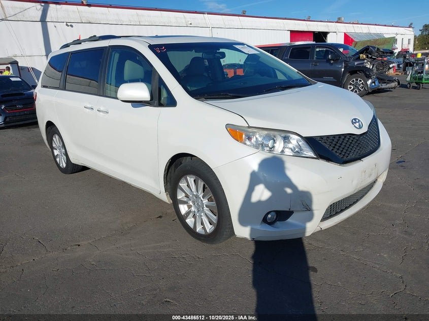 2015 TOYOTA SIENNA XLE 7 PASSENGER - 5TDDK3DC1FS101569