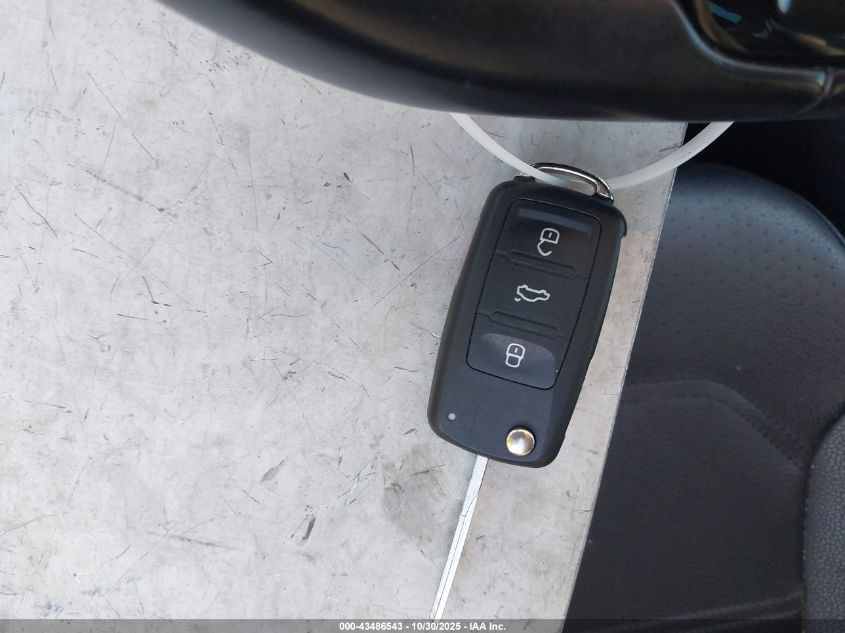 2018 Volkswagen Passat 2.0T R-Line/2.0T S VIN: 1VWAA7A35JC022477 Lot: 43486543