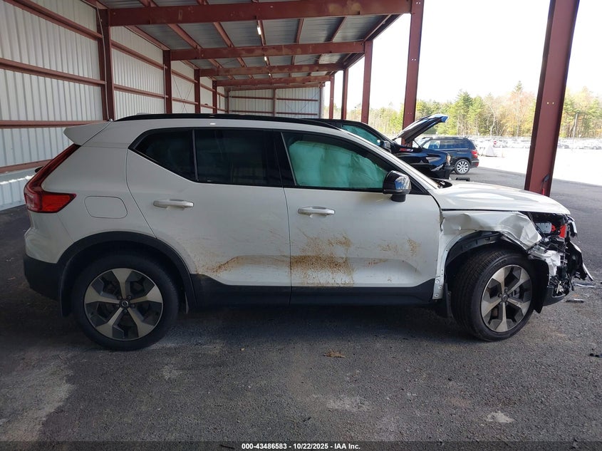 2024 VOLVO XC40 B5 PLUS DARK THEME YV4L12UL6R2380020