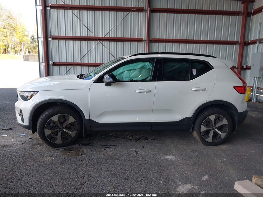 2024 VOLVO XC40 B5 PLUS DARK THEME YV4L12UL6R2380020