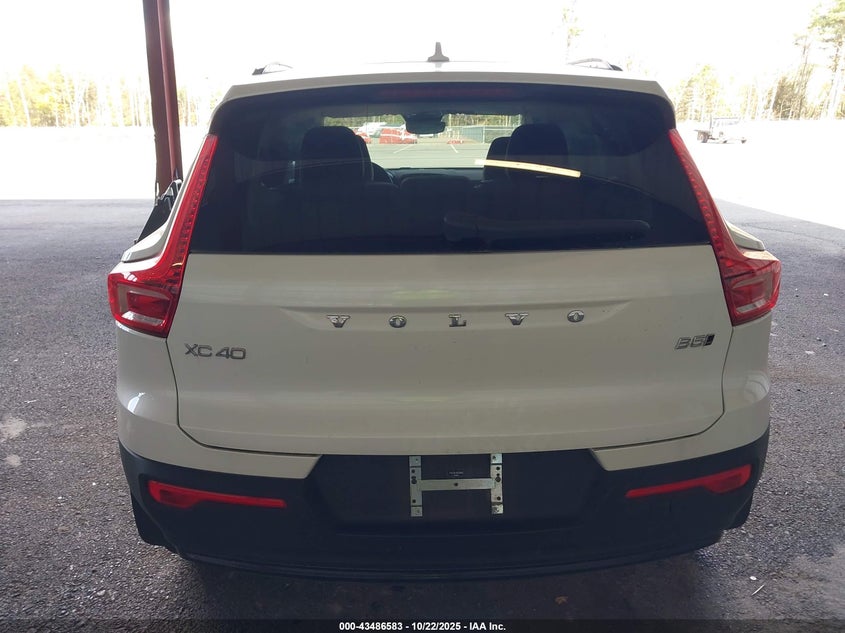 2024 VOLVO XC40 B5 PLUS DARK THEME YV4L12UL6R2380020