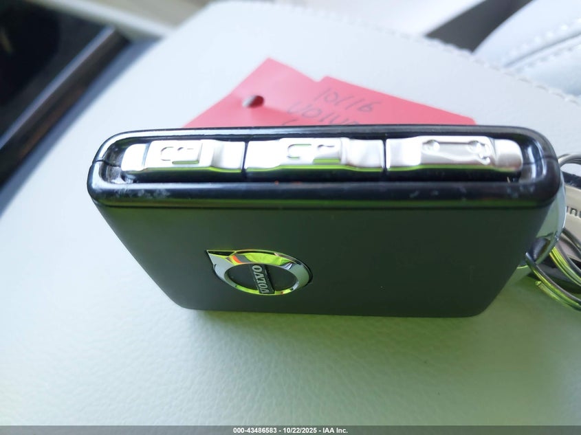 2024 VOLVO XC40 B5 PLUS DARK THEME YV4L12UL6R2380020