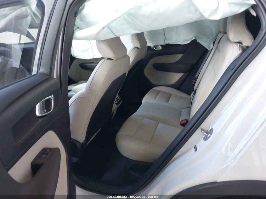 2024 VOLVO XC40 B5 PLUS DARK THEME YV4L12UL6R2380020