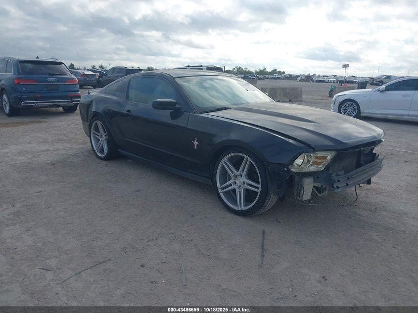 FORD MUSTANG V6 PREMIUM