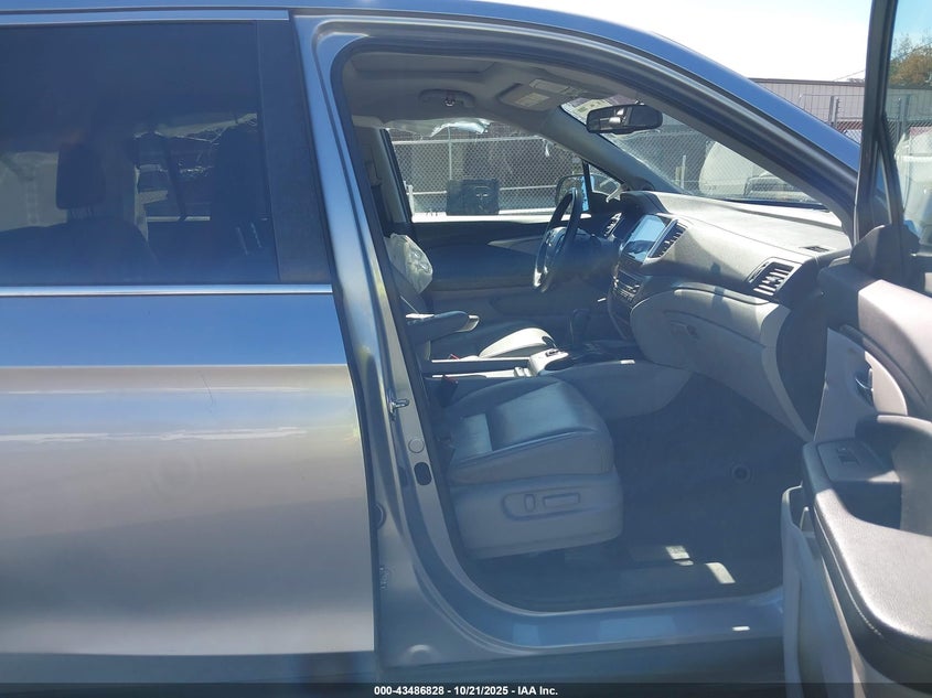 2017 HONDA PILOT EX-L 5FNYF5H5XHB002852