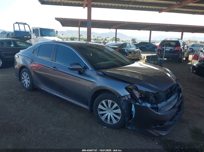 TOYOTA CAMRY HYBRID LE