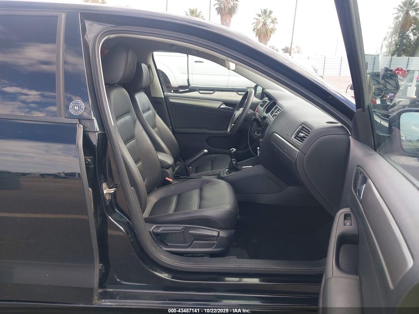 3VWB67AJ2JM242226 2018 VOLKSWAGEN JETTA photo no. 5