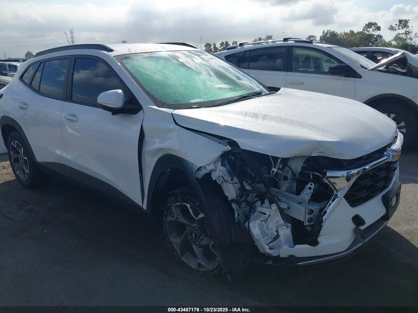 CHEVROLET TRAX FWD LT
