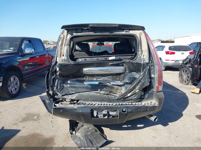 2008 Chevrolet Tahoe Lt VIN: 1GNFC130X8R226757 Lot: 43487282