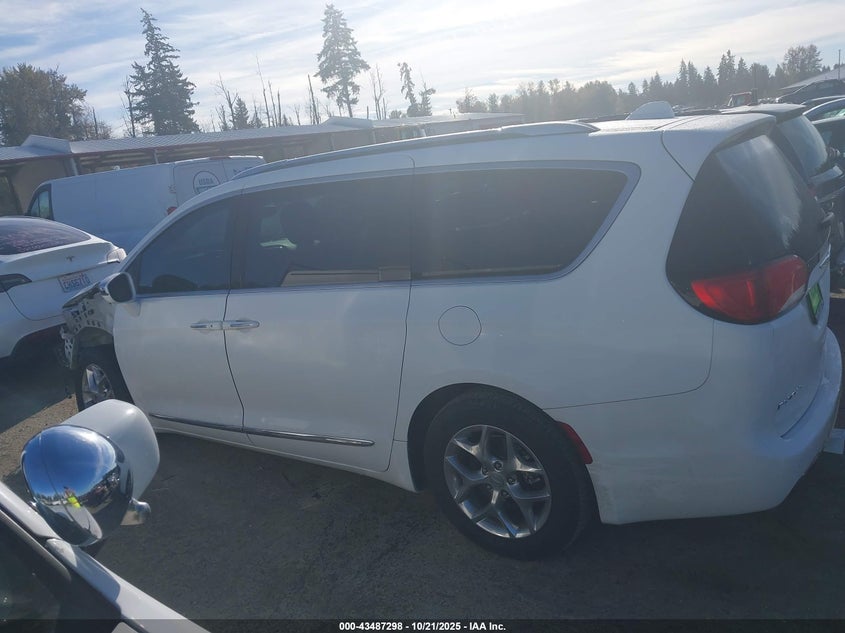 2019 CHRYSLER PACIFICA LIMITED - 2C4RC1GG6KR552053