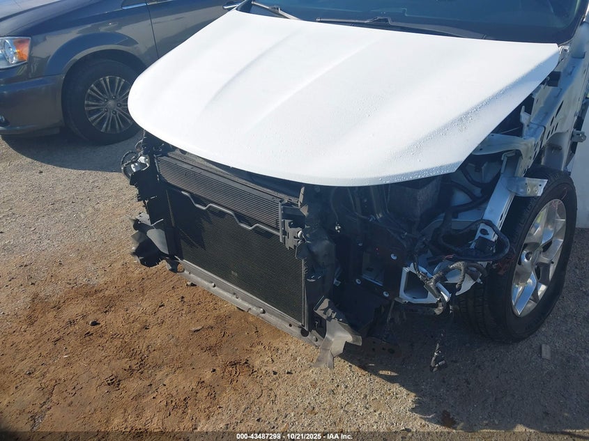 2019 CHRYSLER PACIFICA LIMITED - 2C4RC1GG6KR552053