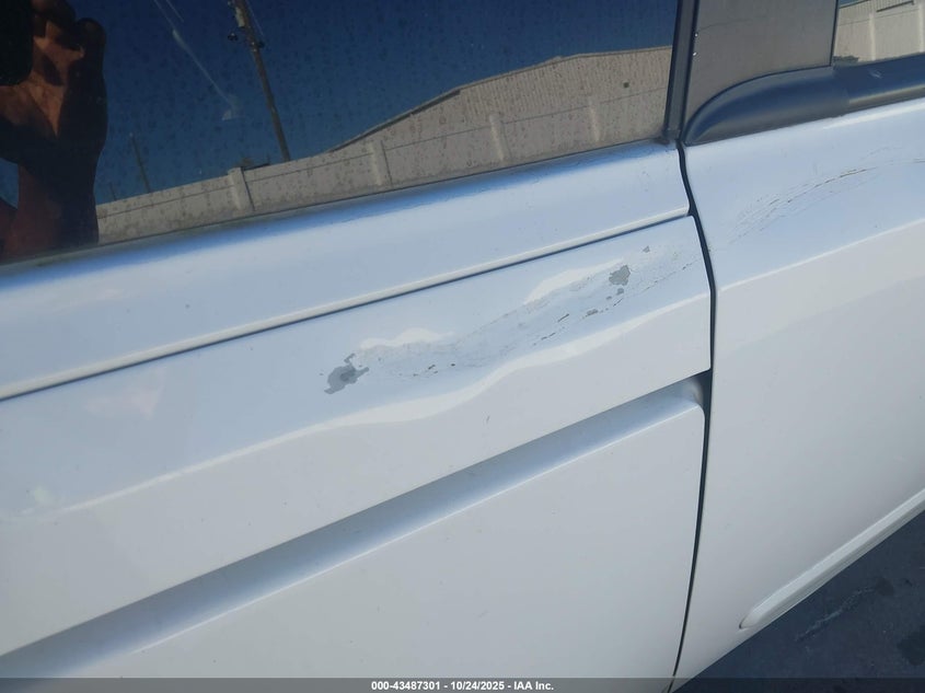 2011 Kia Sedona Lx VIN: KNDMG4C79B6382526 Lot: 43487301