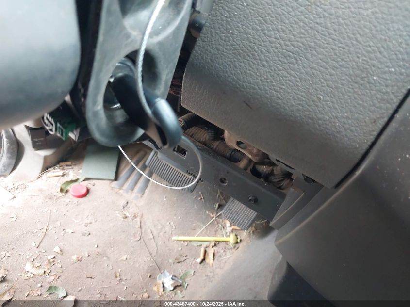 2004 Ford F-150 Stx/Xl/Xlt VIN: 1FTRX12W94NA21061 Lot: 43487400