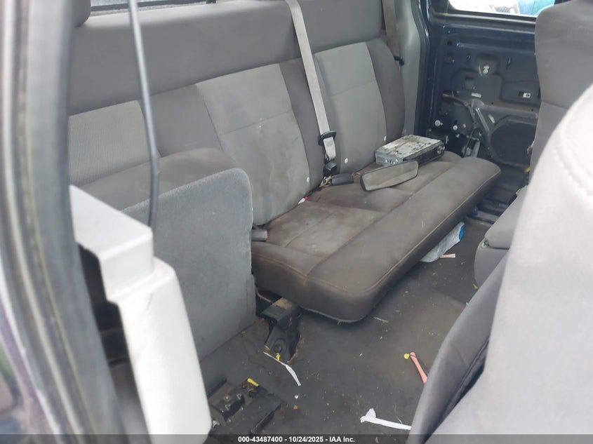 2004 Ford F-150 Stx/Xl/Xlt VIN: 1FTRX12W94NA21061 Lot: 43487400