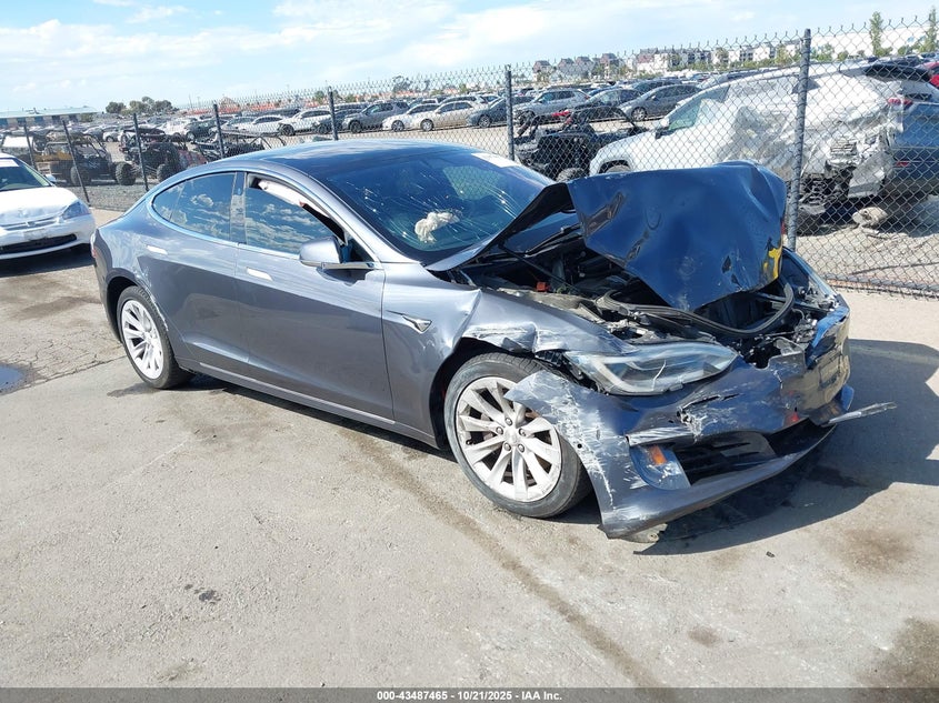 2018 TESLA MODEL S 100D/75D/P100D - 5YJSA1E25JF294259