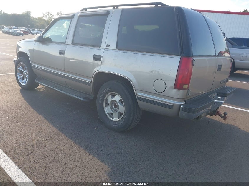 1GNEK13RXXJ347587 1999 CHEVROLET TAHOE photo no. 3