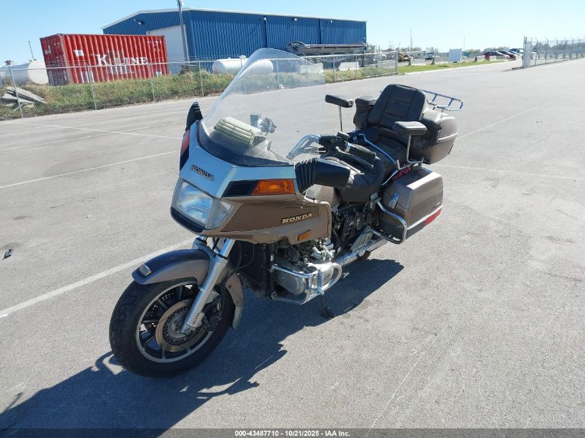 1HFSC1421EA030665 1984 HONDA GL photo no. 2