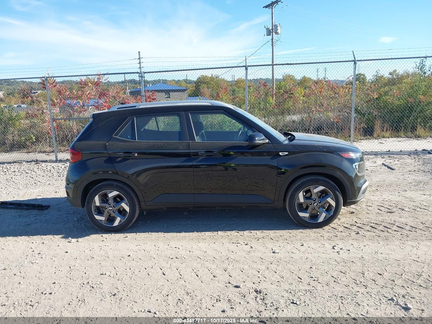 2022 HYUNDAI VENUE SEL KMHRC8A37NU162841