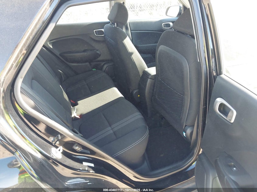 2022 HYUNDAI VENUE SEL KMHRC8A37NU162841