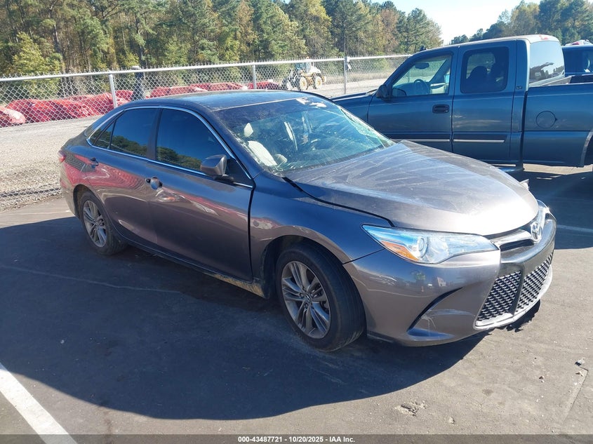 TOYOTA CAMRY SE