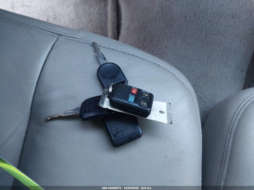 2010 Mercury Grand Marquis Ls (Fleet Only) VIN: 2MEBM7FV3AX618360 Lot: 43488070